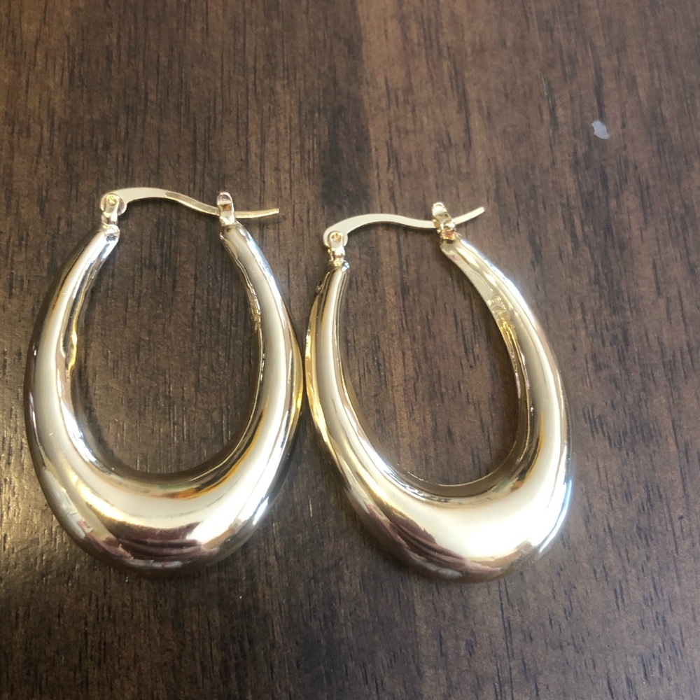 GORGEOUS Chic Gold Teardrop Earrings For Any Occasion, For Work Or For A Party